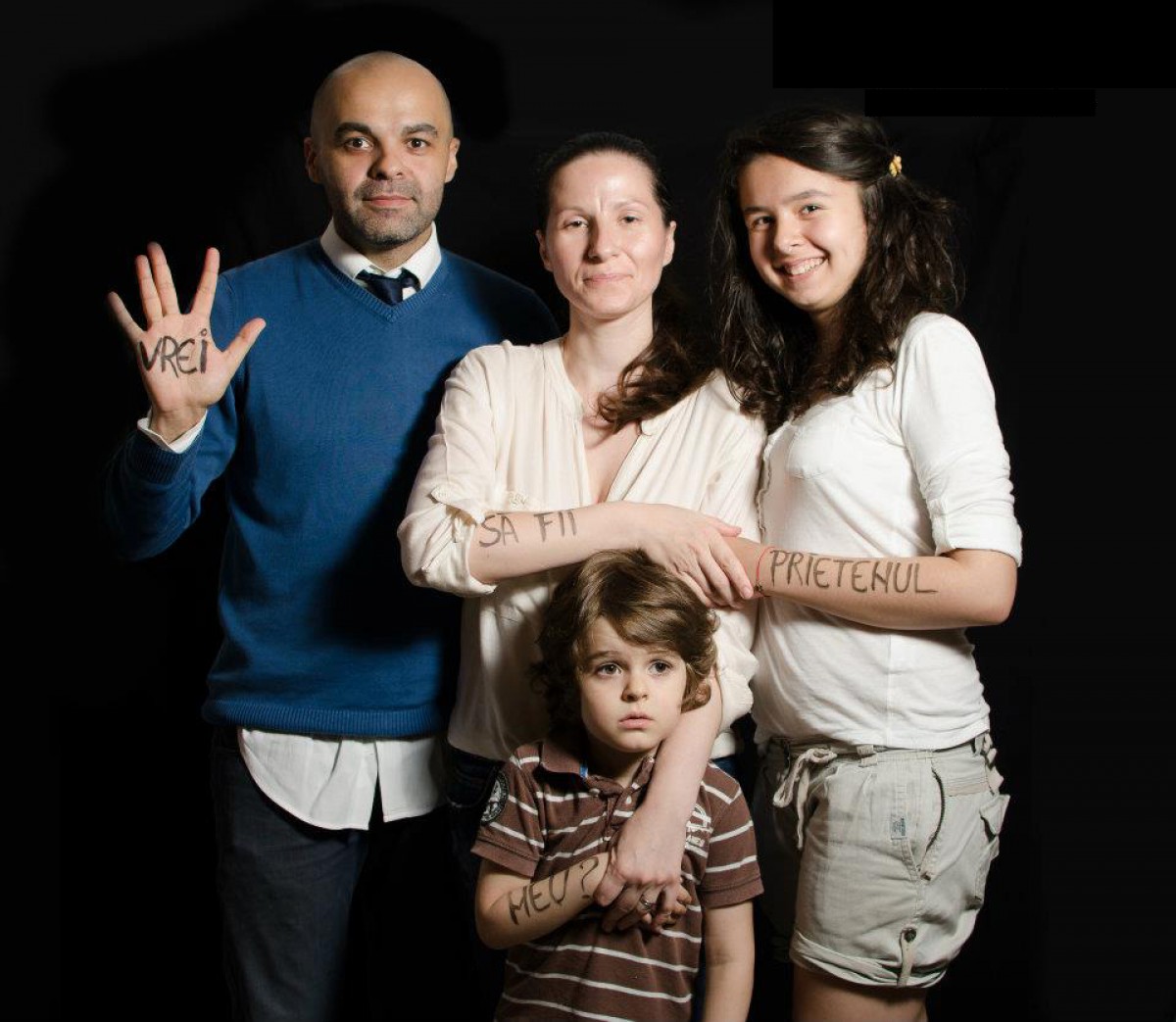 Lumea îl ignoră sau îl marginalizează. Ai să o faci și tu?