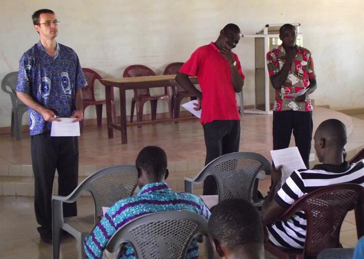 Familia Dubei - Misionari Wycliffe în pregătire pentru a sluji popoarelor fară Biblie din sudul Africii