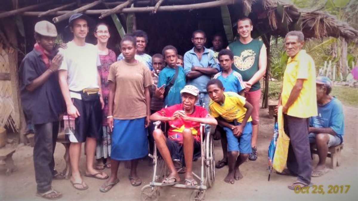 Un Crăciun decisiv pentru slujirea noastră din Papua Noua Guinee – familia Dumitriu