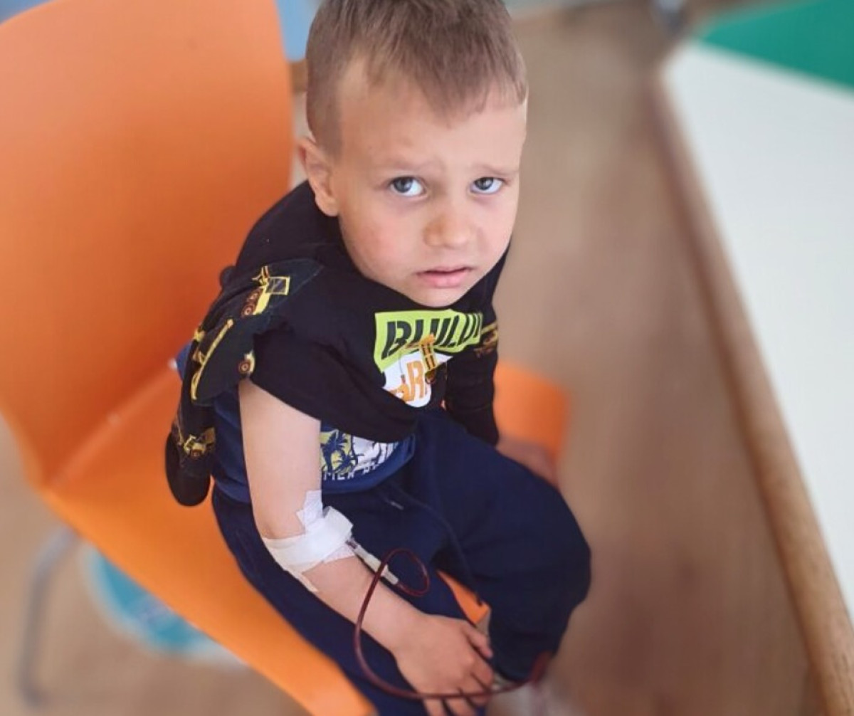 Ajutor pentru Robert, un băiețel de 4 ani, bolnav de LEUCEMIE!